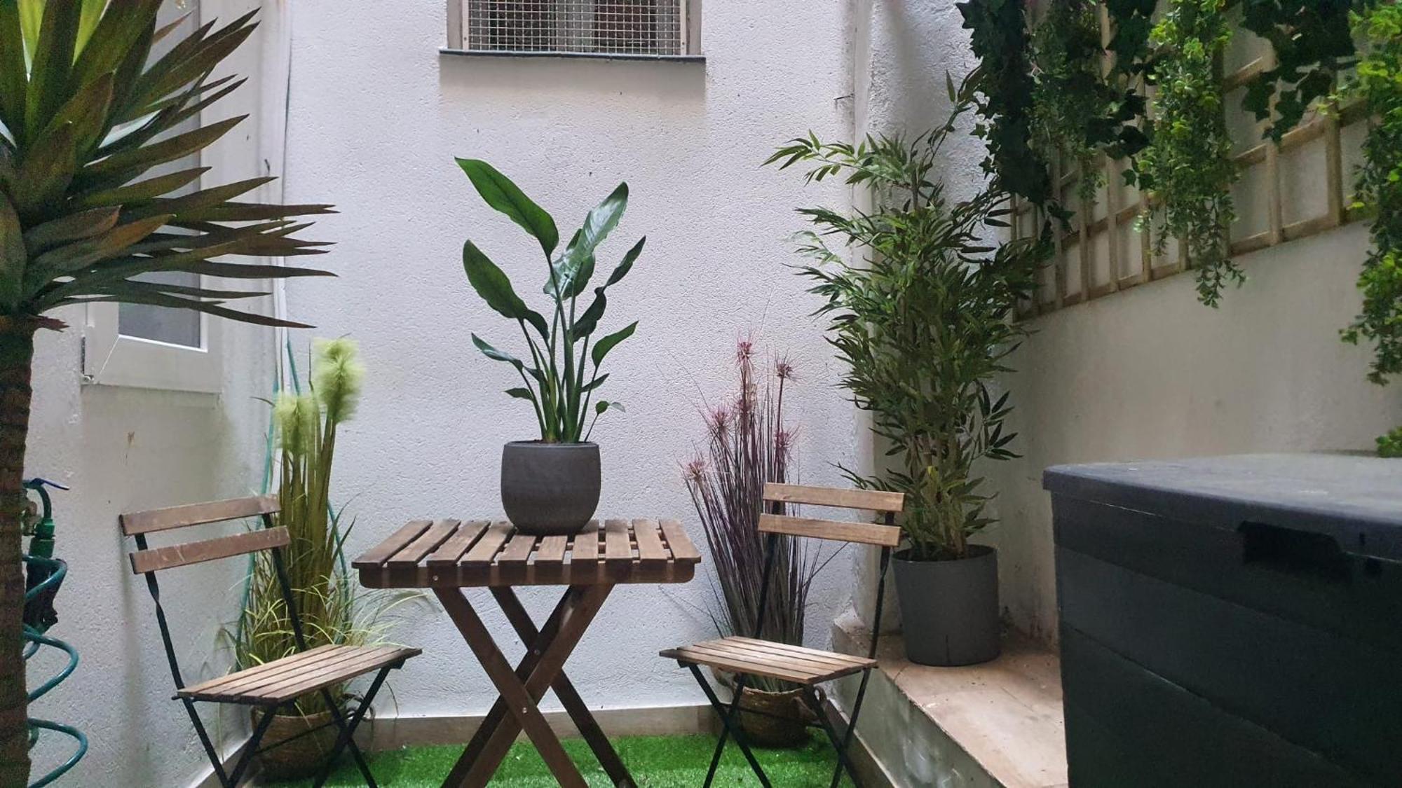 Rentadore Atocha Suites Madrid Kültér fotó